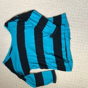 Hollister stripped cropped shirt